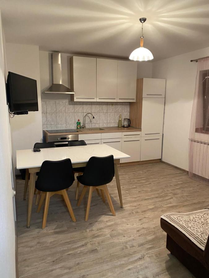 Apartman Laura 스몰리야나크 외부 사진