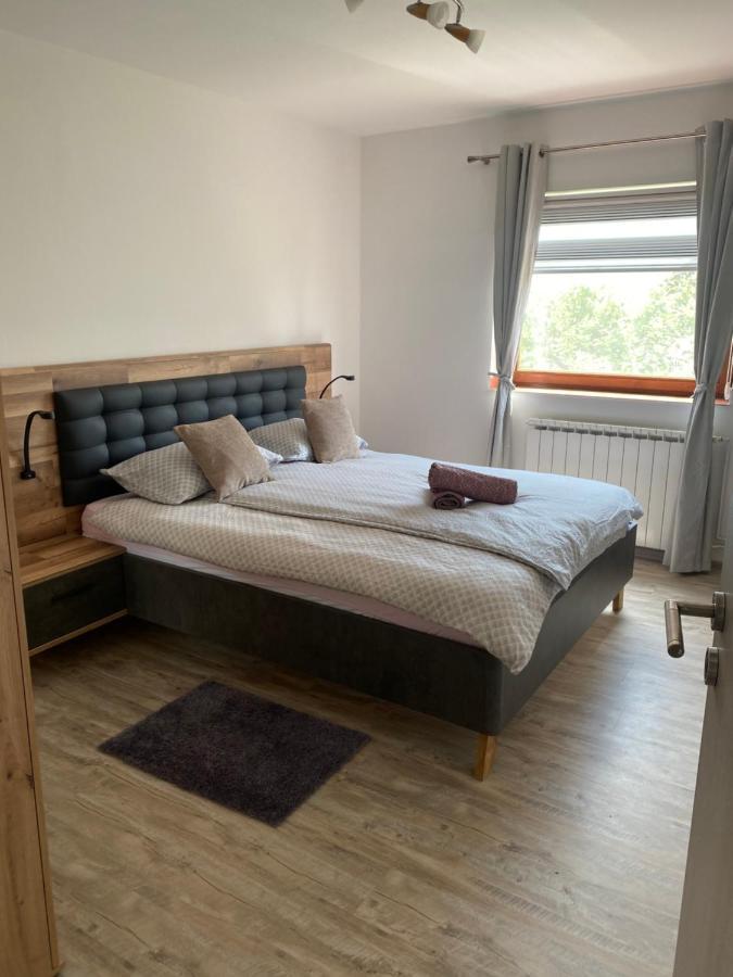 Apartman Laura 스몰리야나크 외부 사진