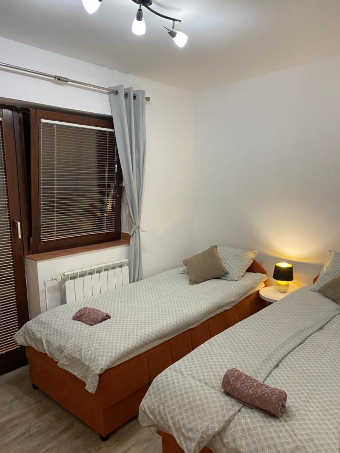 Apartman Laura 스몰리야나크 외부 사진
