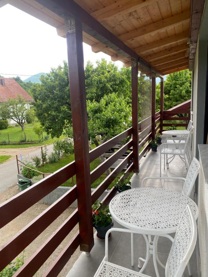 Apartman Laura 스몰리야나크 외부 사진