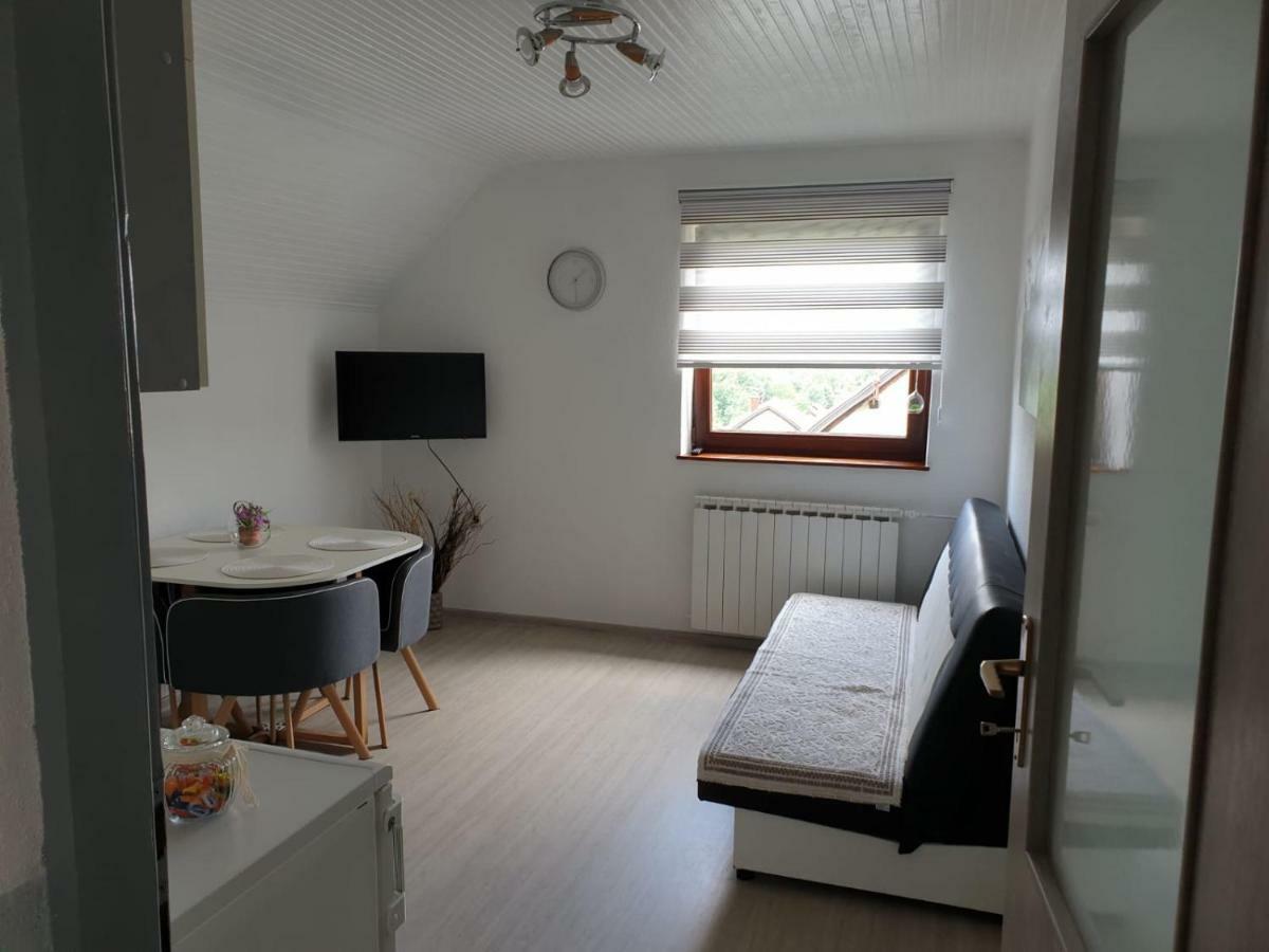 Apartman Laura 스몰리야나크 외부 사진